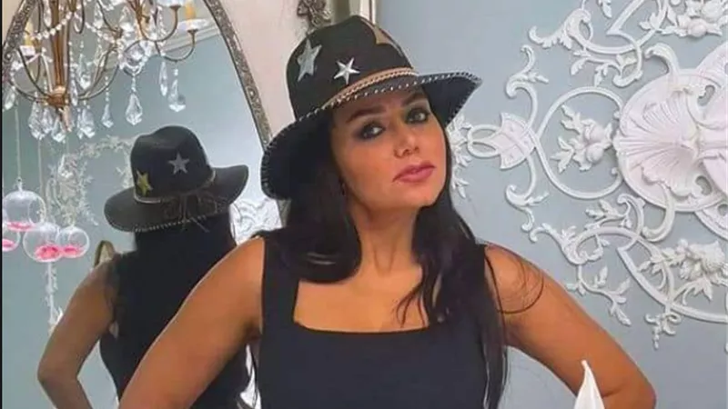 بالتل الأسود.. رانيا يوسف في إطلالة هادئة| صور