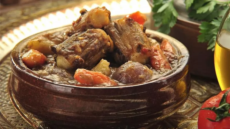 بالمكونات والمقادير.. طريقة عمل طاجن العكاوي على سفرة عيد الأضحى