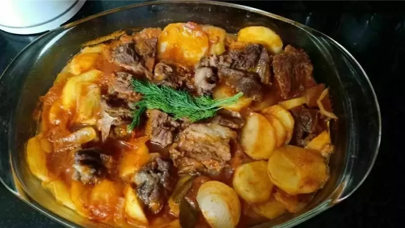 طريقة عمل «صينية رقبة ضاني بالبطاطس» على سفرة عيد الأضحى
