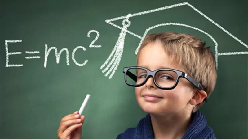 أبرزها «الزحف والمشي باكرًا» 10 علامات تؤكد تمتع طفلك بذكاء كبير