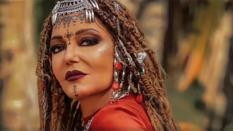 بإطلالة شبابية.. سميرة سعيد تخطف الأنظار بالبينك| صور