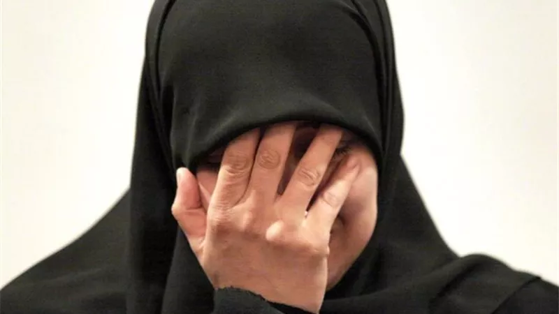 أم تبكي دما بعد ارتكاب هذه الجريمة البشعة 