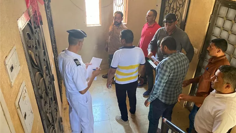 حملتان لضبط مخالفات الإسكان الاجتماعي بمدينتي العبور وقنا الجديدتين.. صور