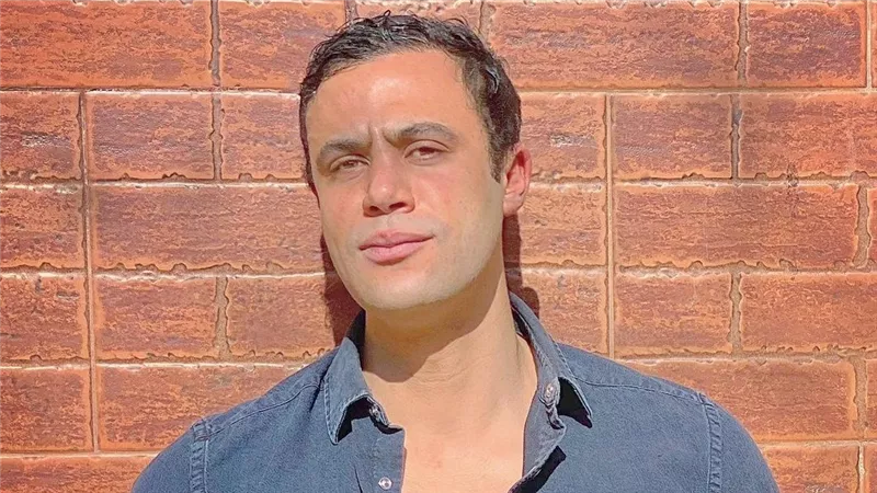 محمد عادل إمام عن ارتباط اسمه بوالده: «شهرة دون تمثيل»
