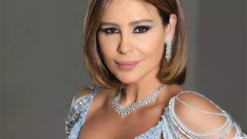 كارول سماحة تتلقى أغرب هدية في عيد ميلادها.. شاهد