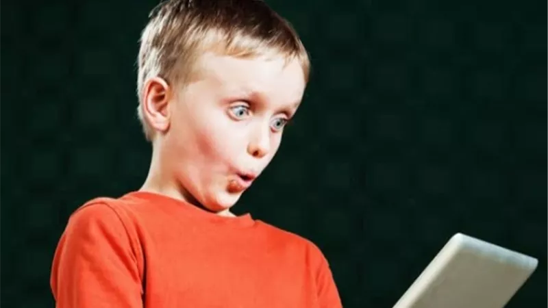 بعد بثها «أنيمشن».. تعرف على تأثير مشاهد المثلية الجنسية على الأطفال