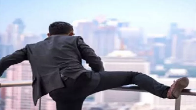 بسبب النفقة.. تخلص من حياته في شقة حماته