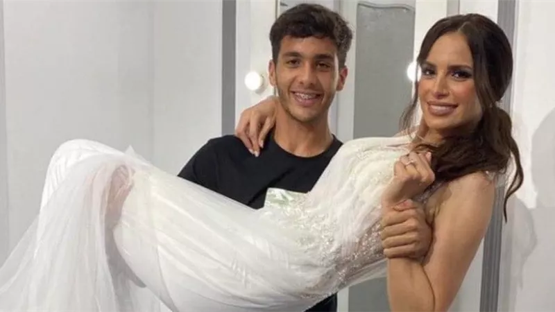بعد حفلها بالعلمين.. من هو ابن «آمال ماهر» الذي أشعلت صورته السوشيال ميديا؟