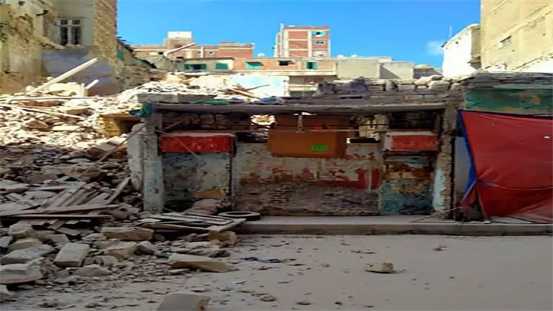 انهيار عقار في حي الجمرك بالإسكندرية.. صور