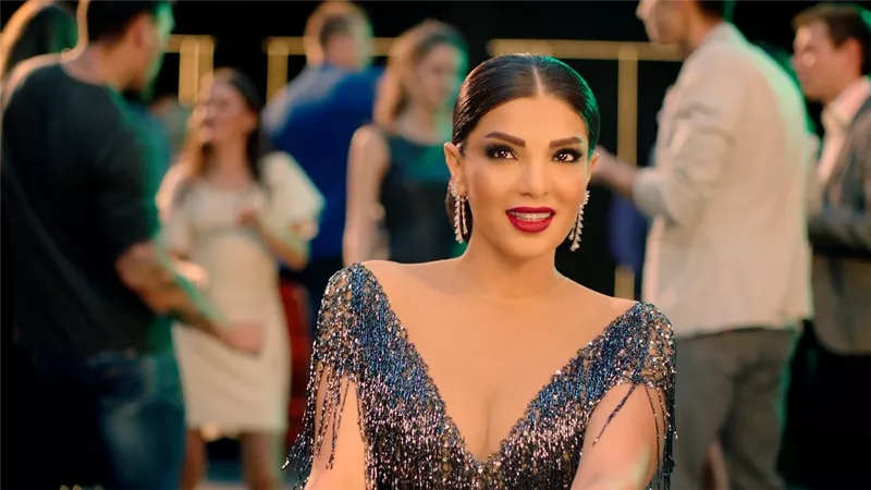 نضال الأحمدية تُشعل قلق الجمهور على دينا حايك.. ما القصة؟