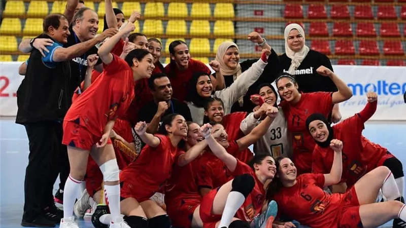 بعد بطولة العالم بمقدونيا.. وزير الرياضة يهنئ منتخب ناشئات اليد