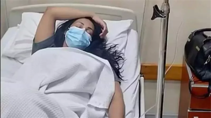 شاهيناز تُثير قلق جمهورها بصورة من المستشفى.. إليك التفاصيل 