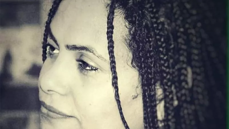 «السياحة في جبال جسمي».. قصيدة للشاعرة أمينة عبدالله