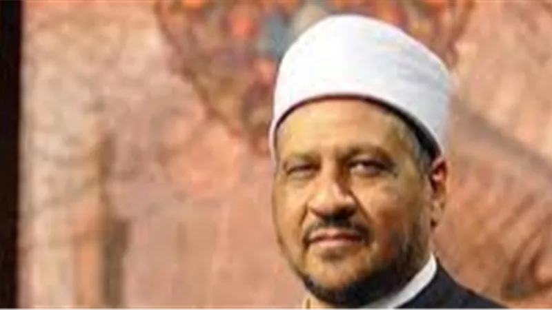 هل يجوز للمرأة أن تصلي بدون ارتداء جوارب؟.. مستشارك الديني يُجيب