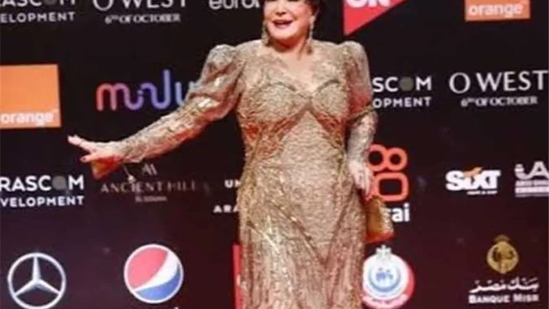 فيديو| مهرجان القاهرة السينمائي يكرم لبلبة.. وحسين فهمي يعلق