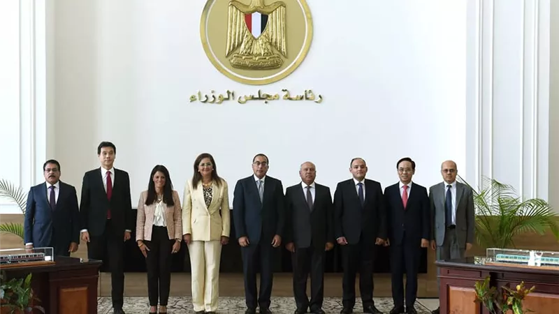 وزيرتا التخطيط والتعاون الدولي تشهدان توقيع عقد تصنيع وتوريد 320 عربة مترو