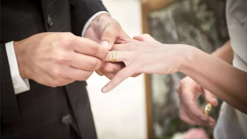 هل يقع الزواج العرفي بشاهد واحد؟.. «الإفتاء» تُجيب