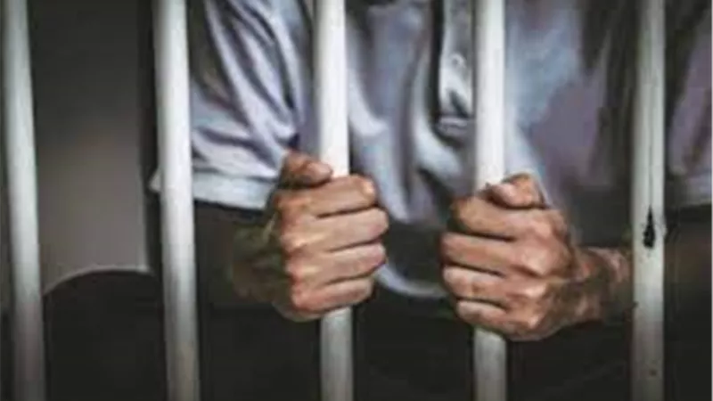 أحرق جثتها.. المؤبد لقاتل طفلة رفضت والدتها إقامة علاقة محرمة معه