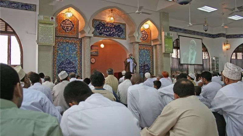 ماذا تفعل إذا اجتمعت صلاة الجمعة مع يوم سفرك؟.. الإفتاء ترد