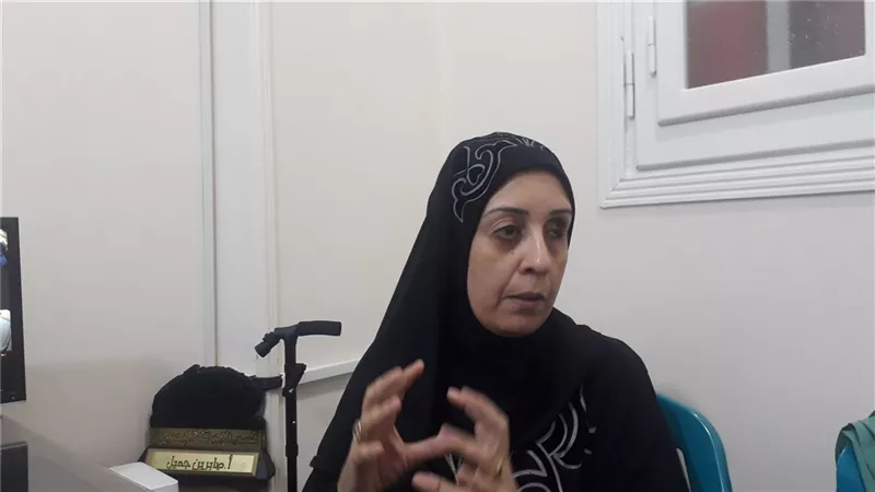 صور| كفيفة تُدير جمعية أهلية وتُعلم الأطفال على طريقة برايل