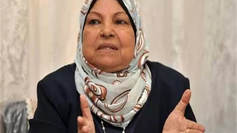 سعاد صالح تُشعل الجدل بشأن حقوق الزوجة ومدى وجوب خدمتها لزوجها
