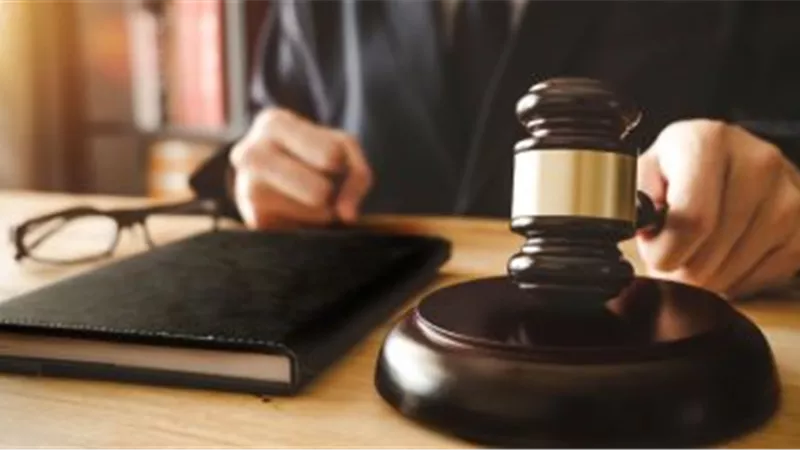 تحديد موعد جديد لمحاكمة المتهم بابتزاز معلمة وابنتها المصابة بالسرطان