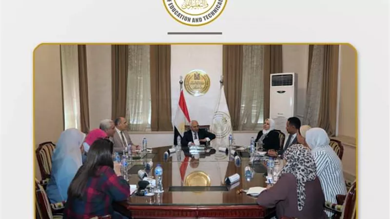 وزير التعليم يناقش آليات تنفيذ خطة الأنشطة المدرسية 2022-2023