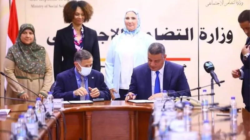 وزيرة التضامن توقع مذكرة تفاهم مع 