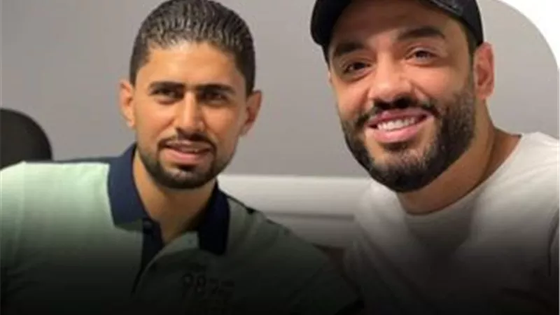 رامي جمال يفي بوعده تجاه المطرب النقاش: «أنا بطمن الناس كلها أحمد هيعمل أغنيتين»|فيديو
