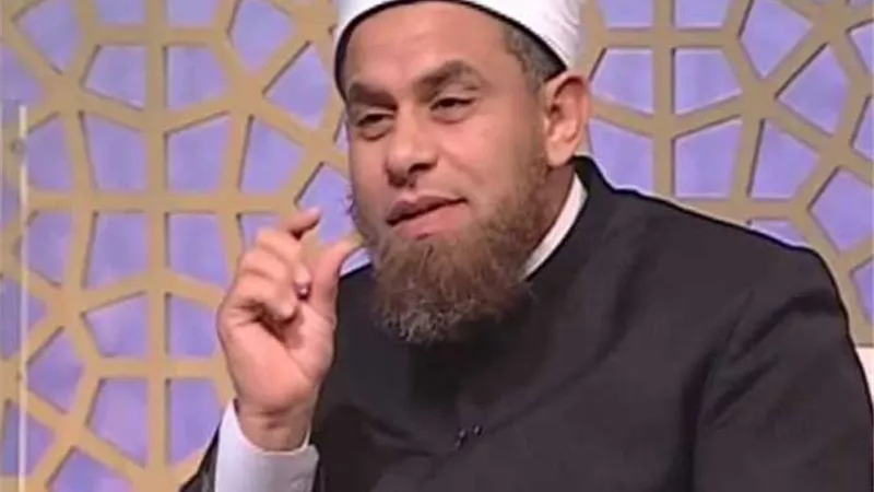ما حكم اللجوء للمشايخ إذا لم ينجح الأطباء؟.. أشرف الفيل يُجيب