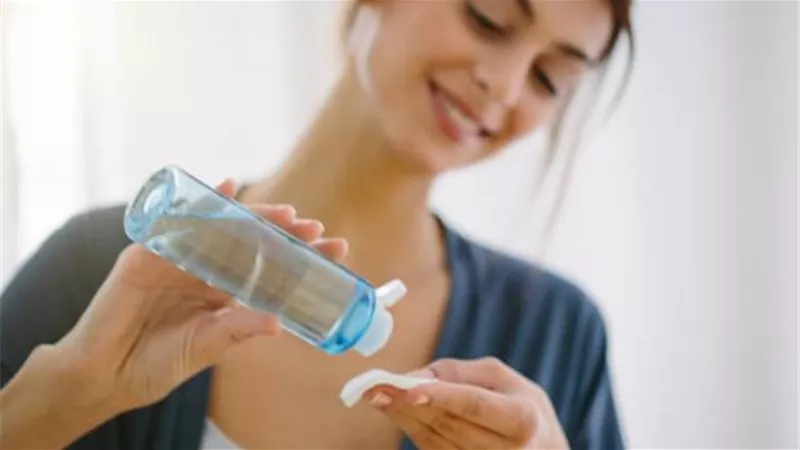 تعرفي على أفضل غسولات للبشرة الدهنية .. فيديو جراف
