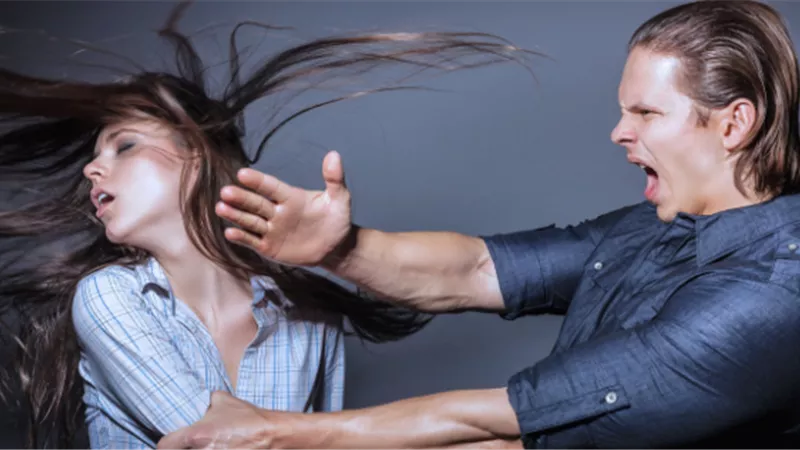 زوجة في دعوى خلع: بكره سلفتي وجوزي ضربني بسبب شقيقه