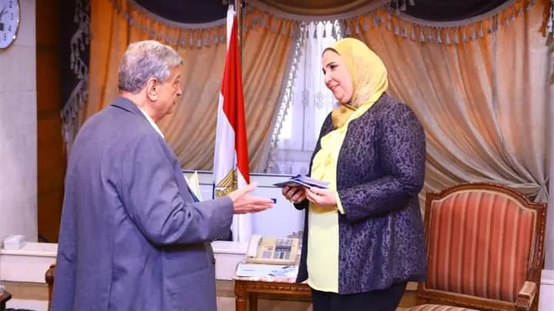نيفين القباج تبحث التعاون مع وزير البترول الأسبق في 