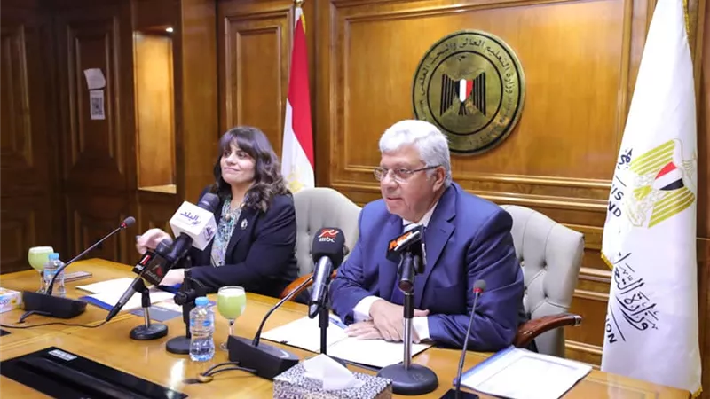 سها جندي تناقش 3 ملفات ساخنة بشأن المصريين بالخارج