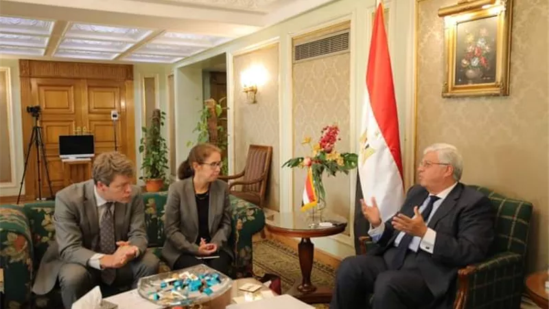 وزير التعليم العالي يلتقي وفد البنك الدولي لبحث التعاون المُشترك