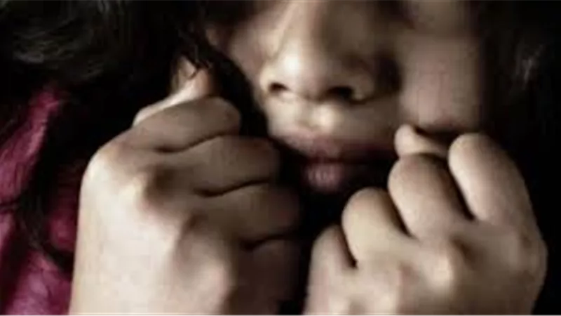 ضحايا الشهوة.. 3 فتيات يقعن في فخ 