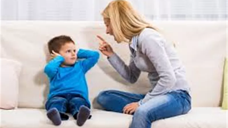 أم تحرم أطفالها من الأكل والشرب لسبب صادم