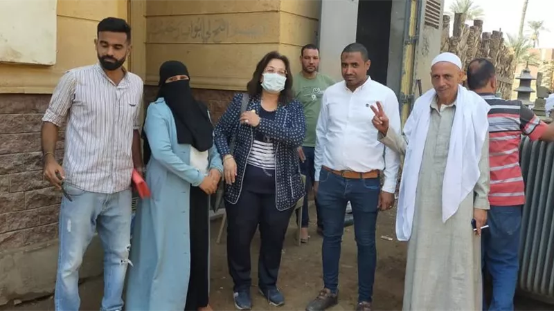 النائبة نرمين بدراوي تساهم في حل مشكلة الكهرباء بعرب أبو النمرس