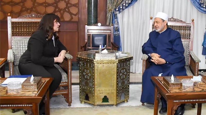 سها جندي تنقل إلى شيخ الأزهر طلب الجالية المصرية في أيرلندا