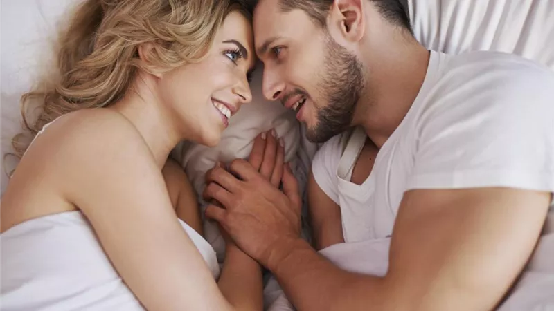 إحداهن عاشرت صديقها عامين.. فنانات أيدن الجنس دون زواج