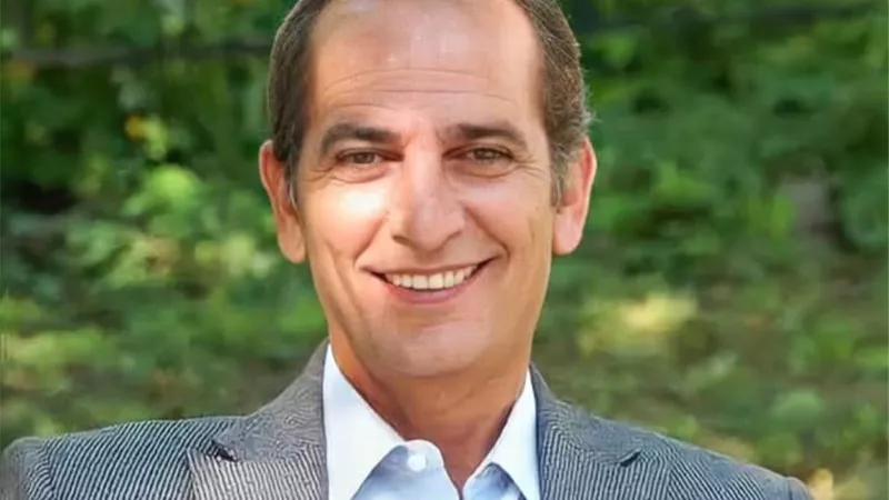 منهن ياسمين عبد العزيز.. نجمات الفن ينعين هشام سليم بكلمات مؤثرة