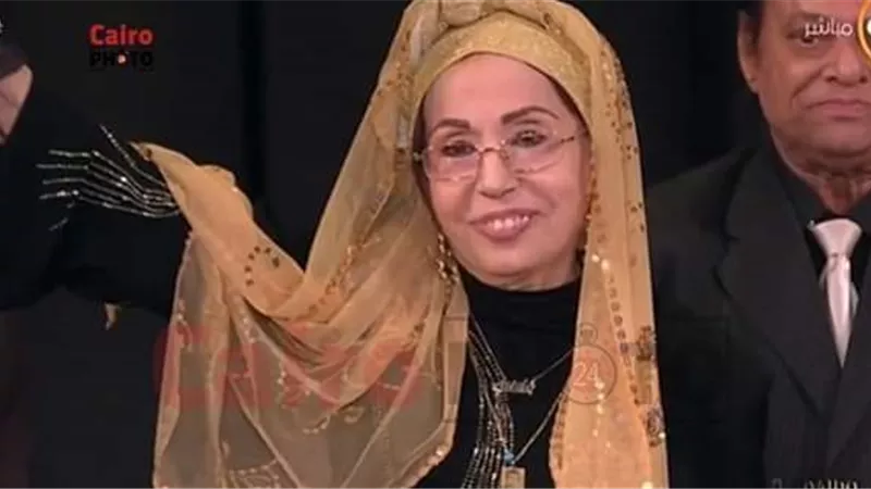 أمل إبراهيم من على «الريد كاربت»: اعتزلت الفن لما ربنا ناداني