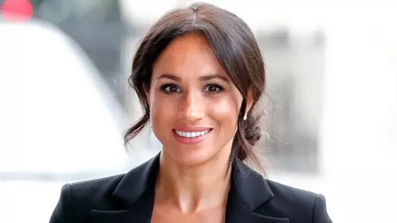 منها تهديد زوجها.. كتاب جديد يفضح ميجان ماركل