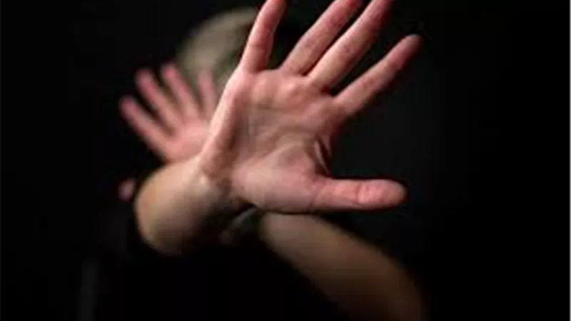 القبض على مدير مدرسة حاول هتك عرض مُعلمة بالعمرانية