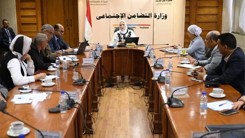 نيفين القباج تؤكد ضرورة العمل على ميكنة منظومة الرعاية الاجتماعية