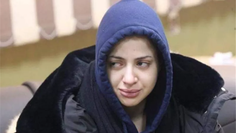 دماء منى فاروق تُثير قلق السوشيال ميديا.. هل حاولت الانتحار؟ 