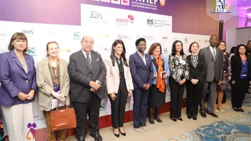 «القومي للمرأة» في أسبوع.. سعي لتمكين رائدات الأعمال ومتابعة التأثيرات المناخية على الحامل
