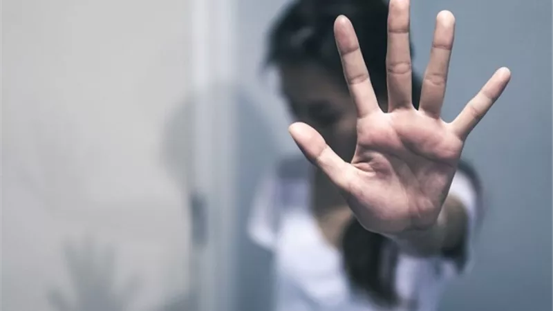 إحداهن أفلتت من 10 آلاف شاب.. 4 فنانات اعترفن بتعرضهن للتحرش أو الاغتصاب (فيديو)