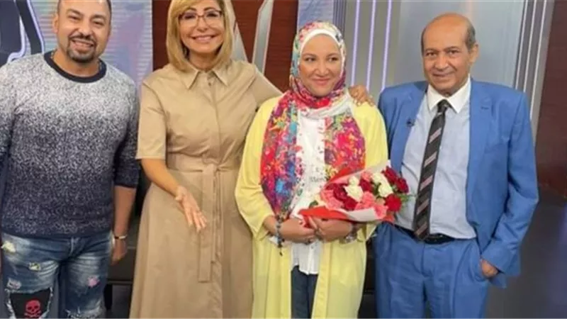 «بوكيه ورد» يُنهي الخلاف بين هند سعيد صالح وفكري صادق