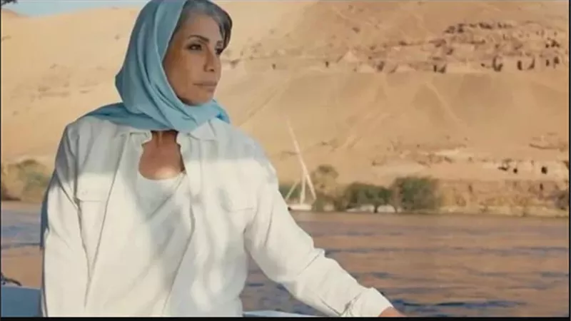 سوسن بدر ترد على أنباء ظهورها بالحجاب في «أم الدنيا»